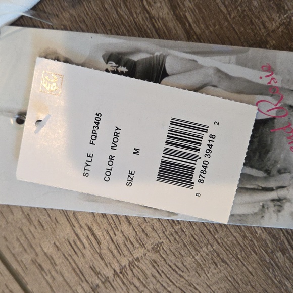 Ivory dress, decorative back.  Size M New w/tags. - Picture 3 of 6